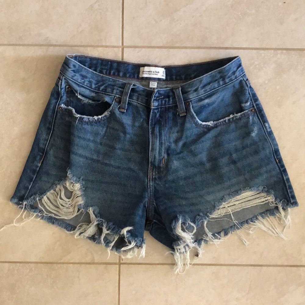 Abercrombie & fitch mid rise boyfriend shorts